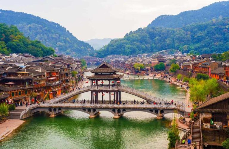 tour phuong hoang co tran